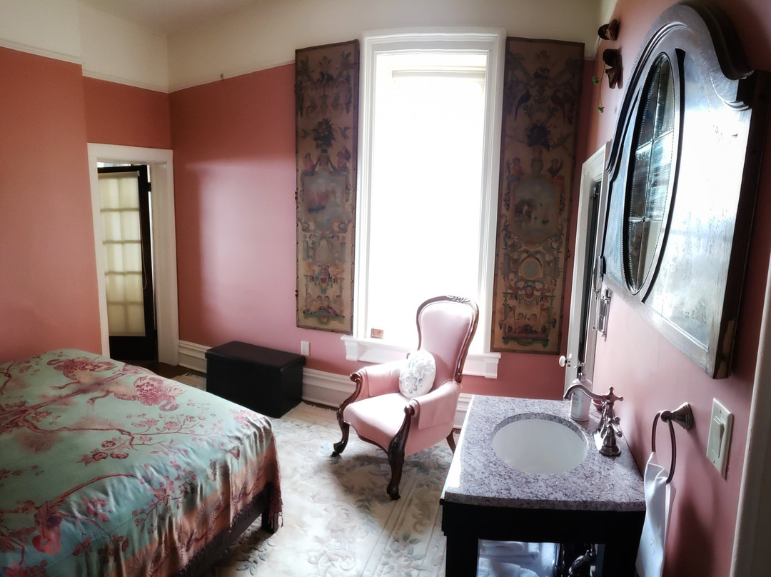 The Woodbridge House主图