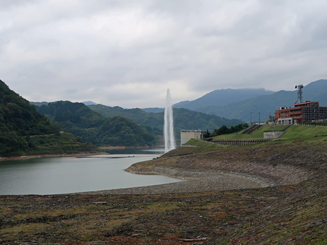 Lake Gassanko Fountain景点图片