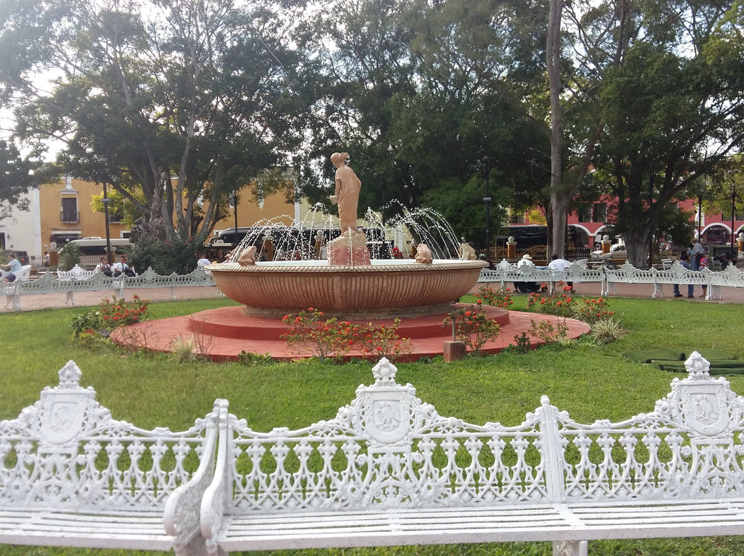 Plaza e Parque Francisco Canton景点图片