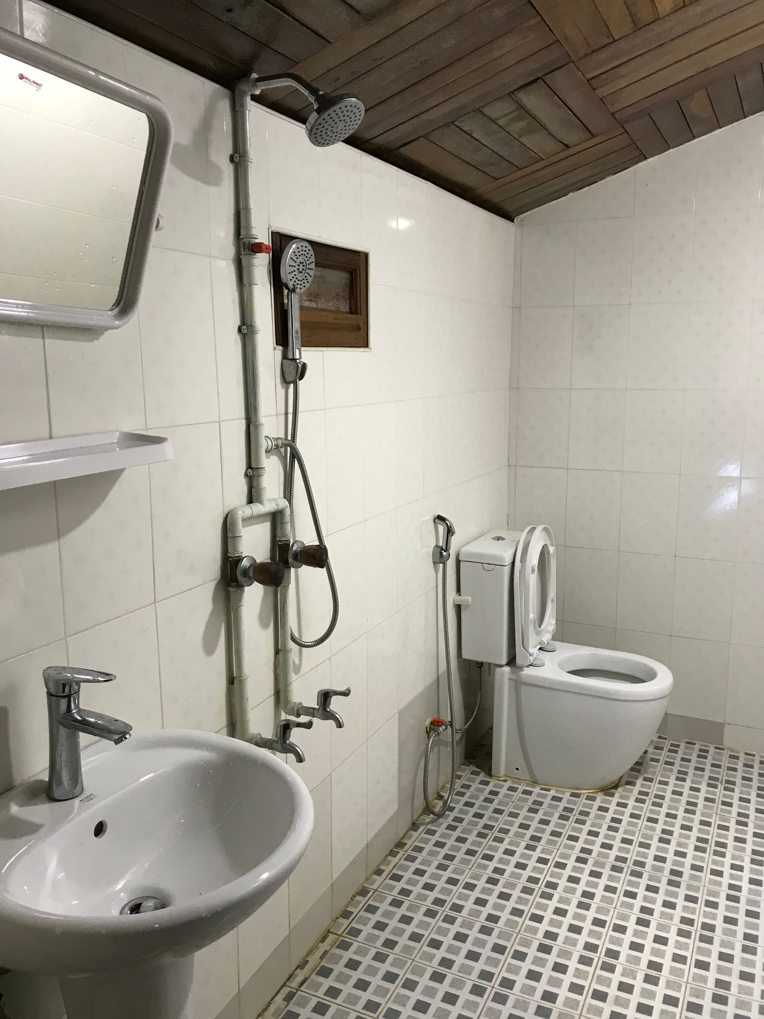 Indawgyi Motel-浴室