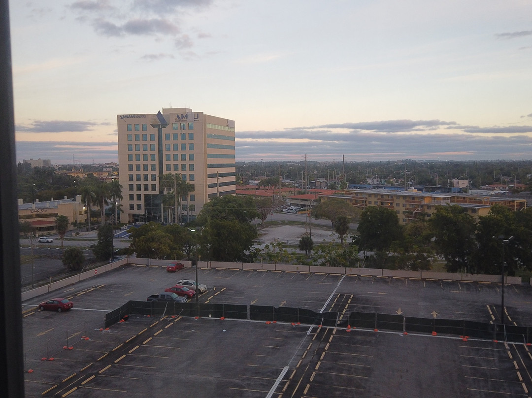 EB Hotel Miami Airport主图