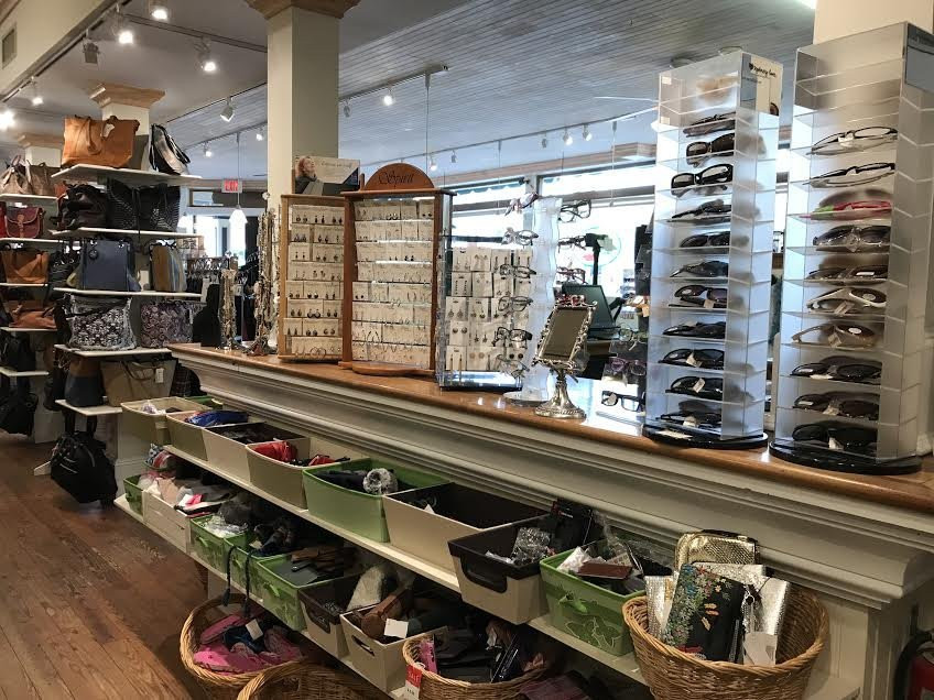 Di Angela Leather-Greenport必去景点