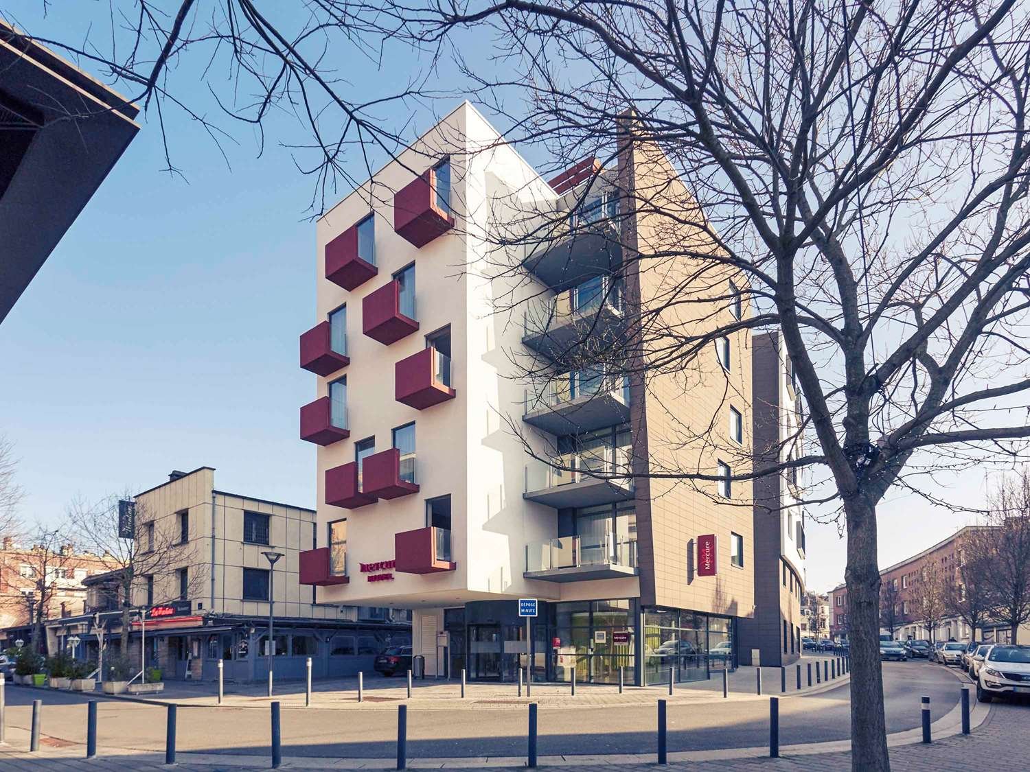 瓦朗谢讷中心美居酒店-官方