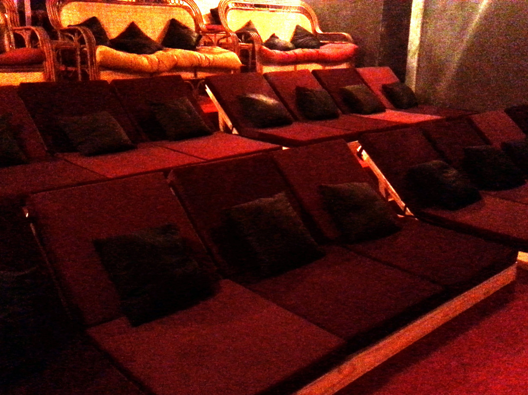 The Flicks Community Movie Theater-金边必去景点