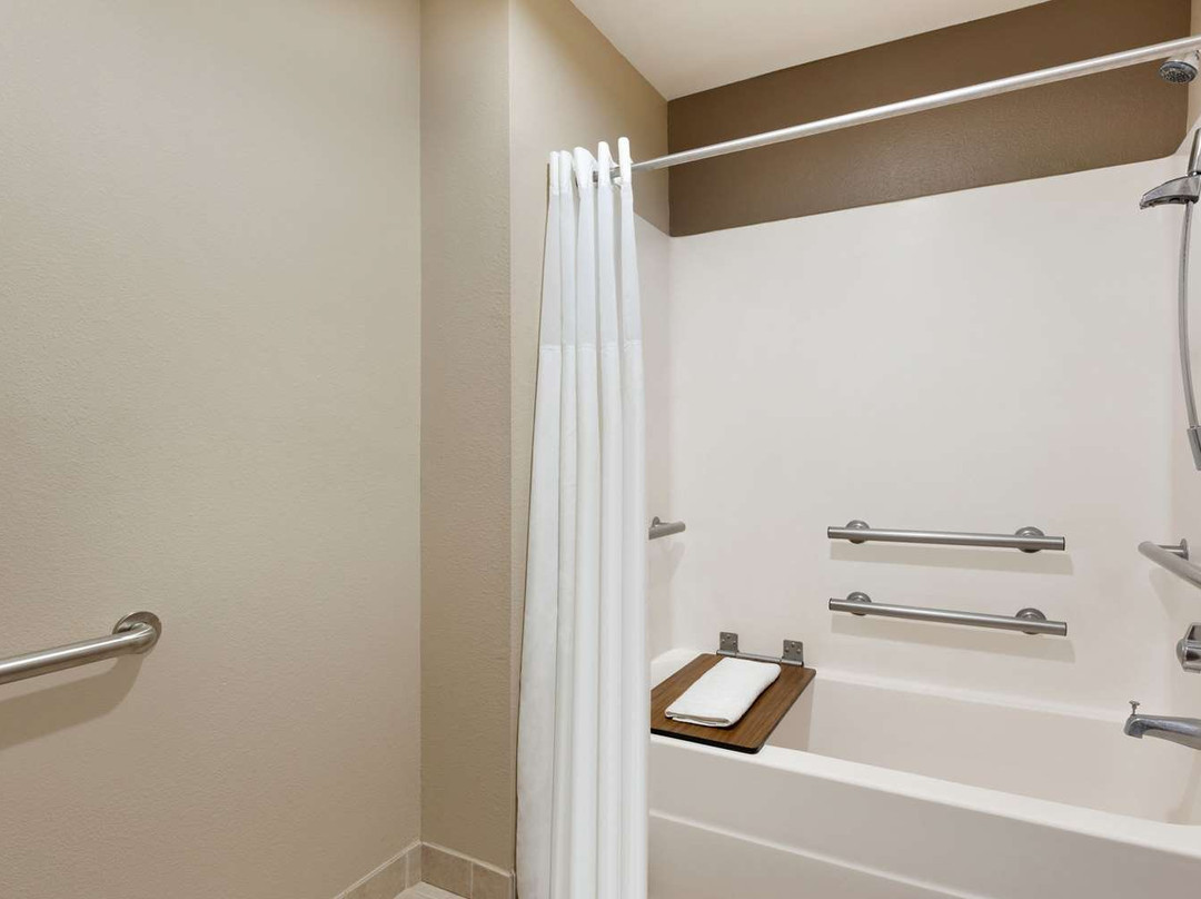 Super 8 by Wyndham Lake Charles Northeast主图