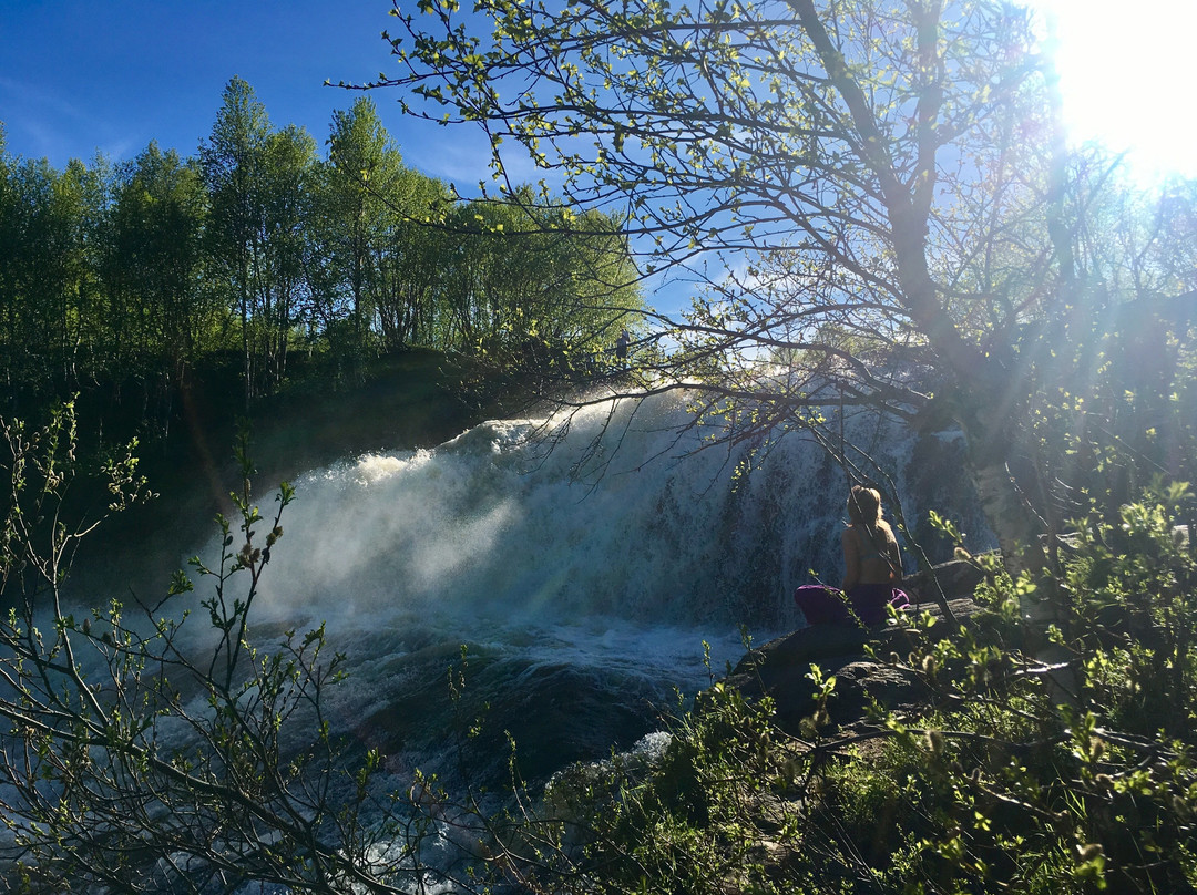 Waterfall on the River Lavna景点图片
