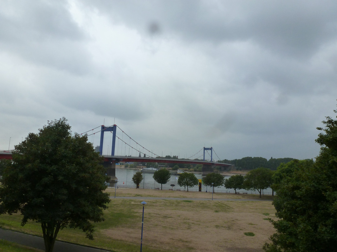 Ruhrorter Flaggenmast-杜伊斯堡必去景点