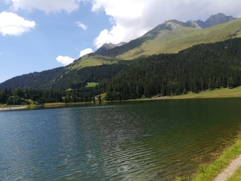 Lago di Lova景点图片