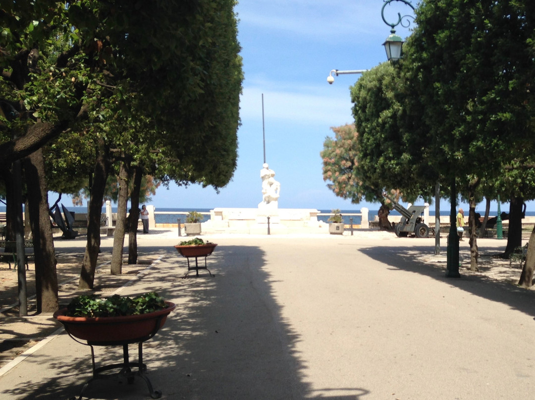 里维埃拉酒店主图