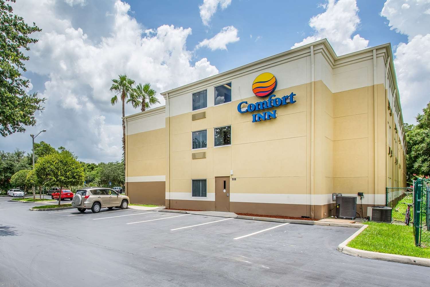 Comfort Inn & Suites Deland - Near University-官方