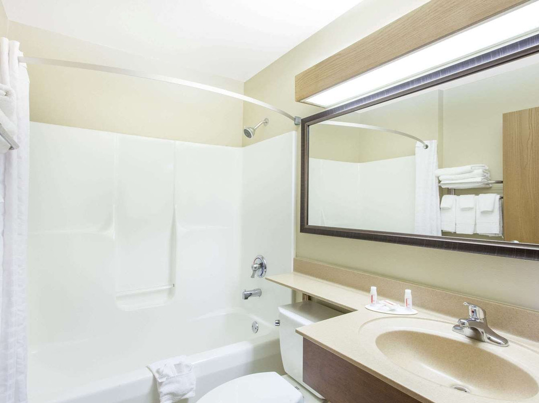 Super 8 by Wyndham Richlands / Claypool Hill Area主图