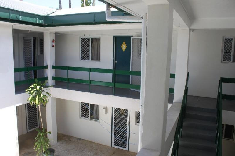 The Friendly Islander- Papiloa's Place.主图