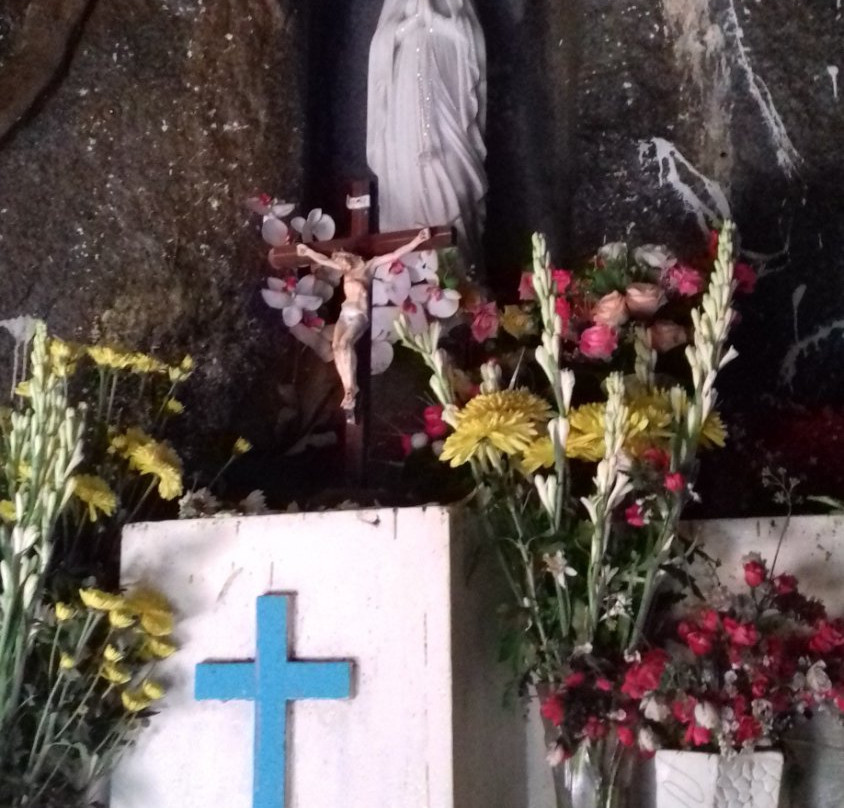 Hang Duong Cemetary-昆山岛必去景点