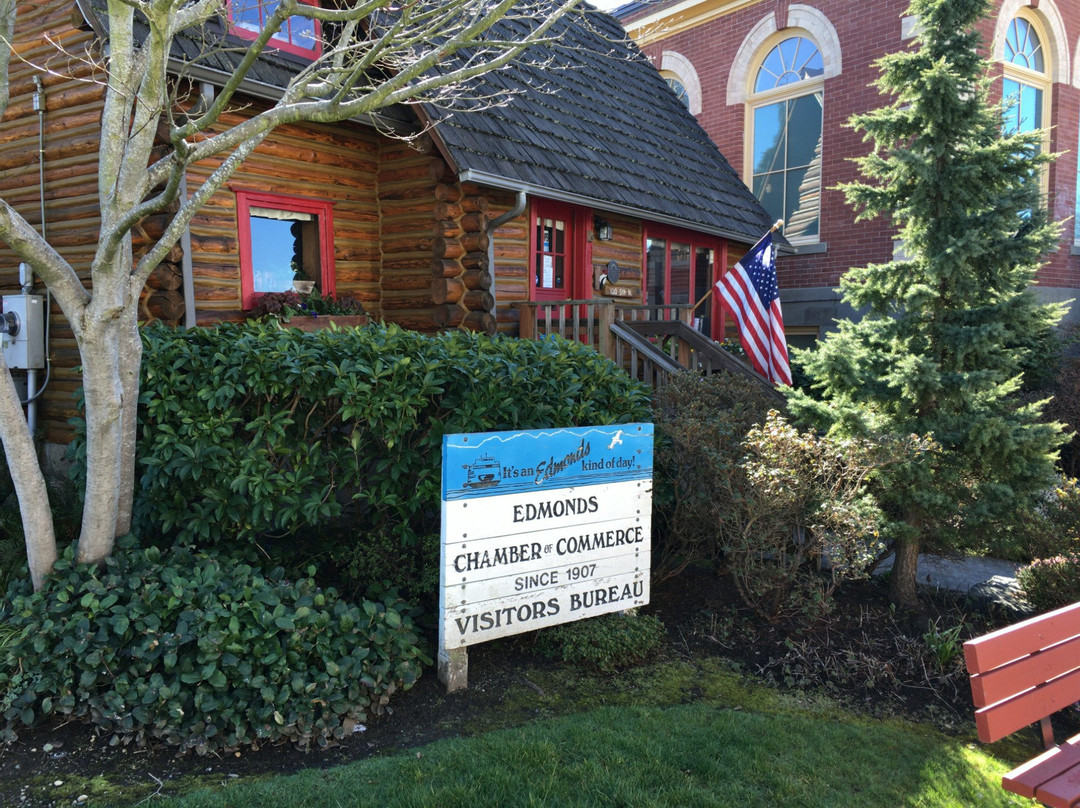 Log Cabin Visitor Information Center-埃德蒙兹必去景点