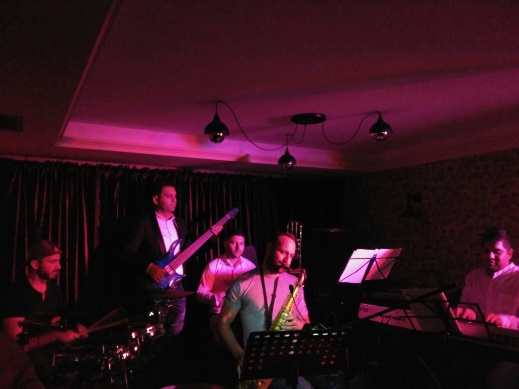 SKENA-Jazz Club-地拉那必去景点