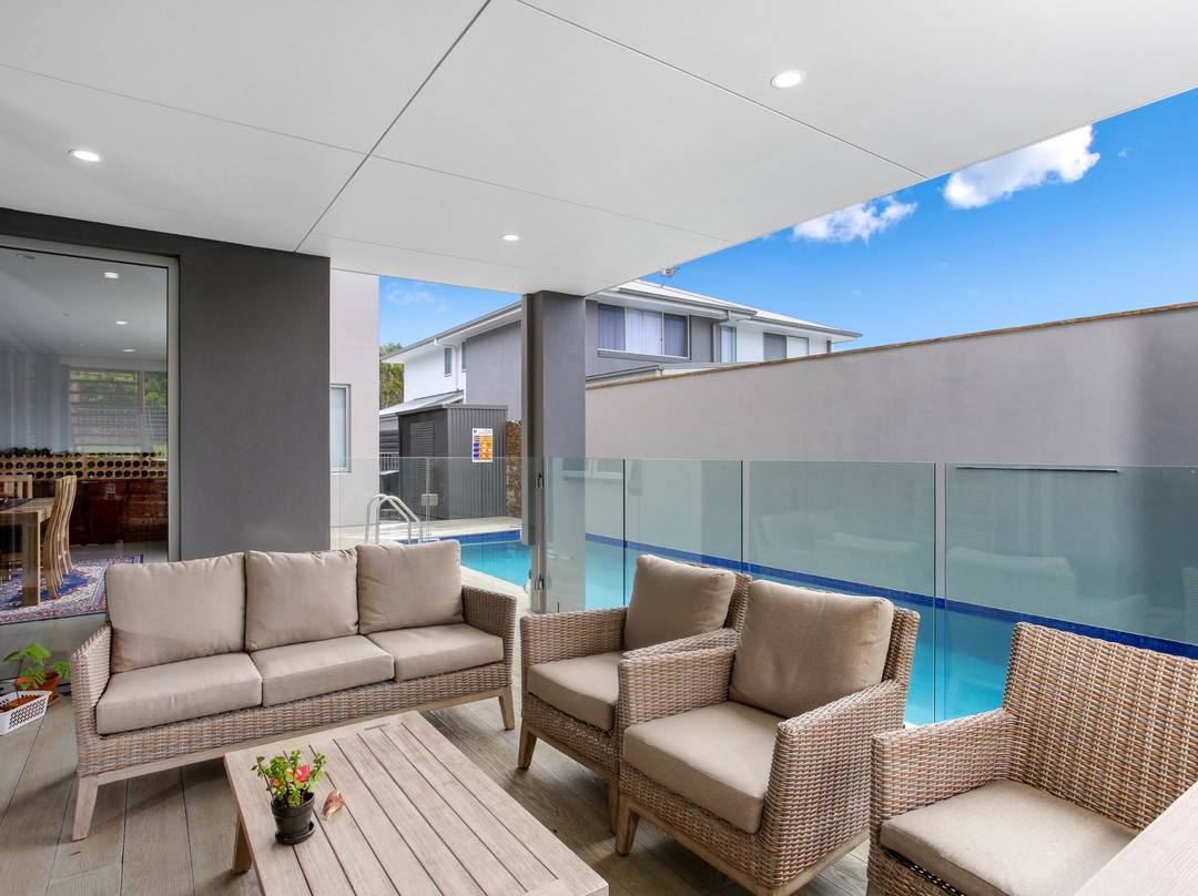 蓝宝石海滩香波尔酒店主图