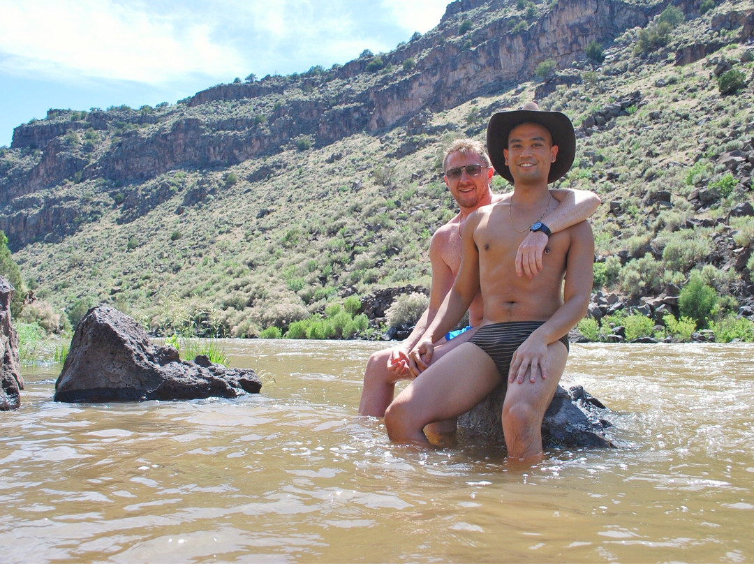 Manby Hot Springs-Arroyo Hondo必去景点