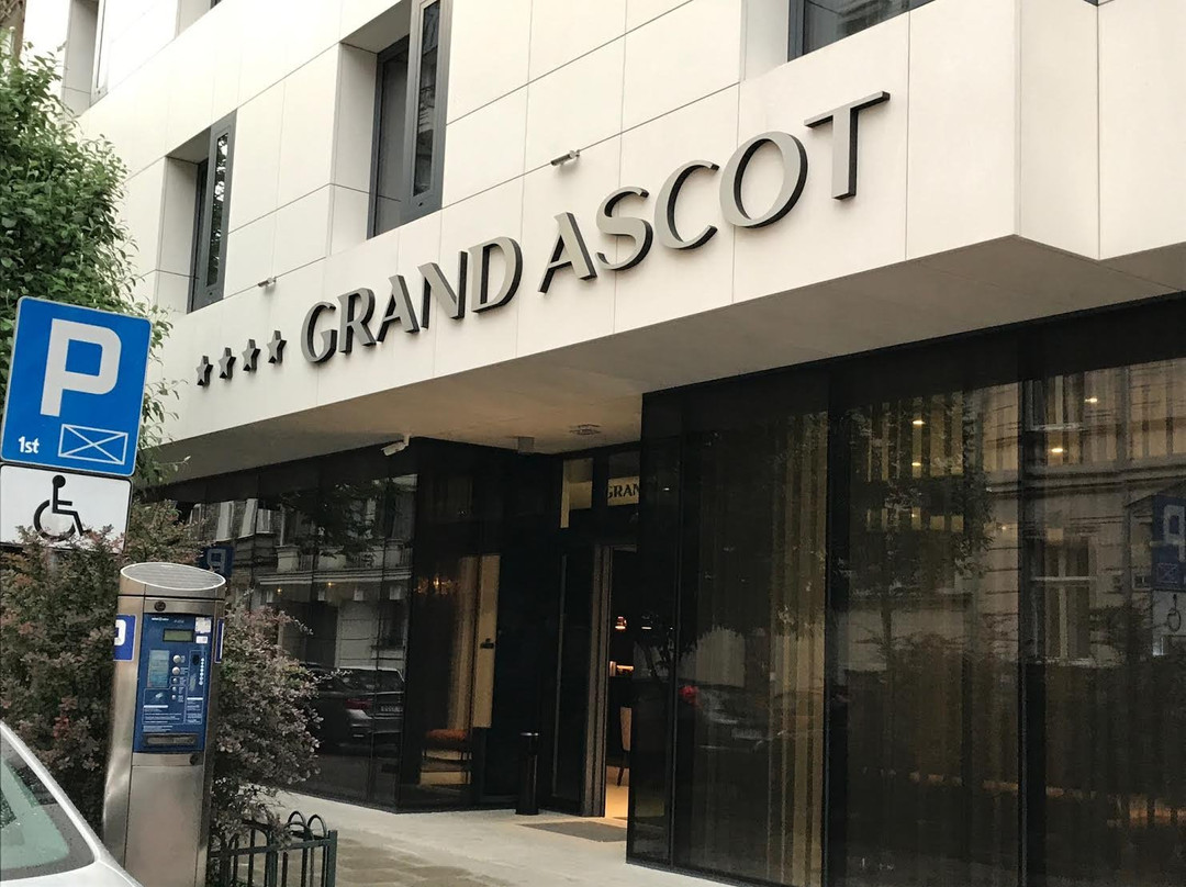 阿斯科特大酒店主图