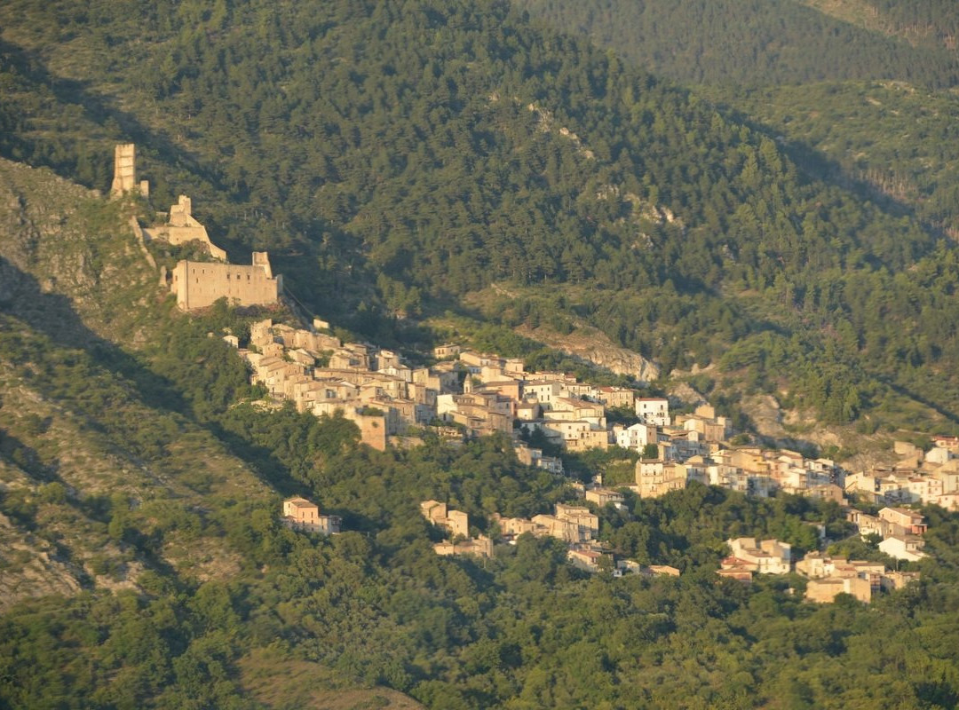 Castello De Sanctis-Roccacasale必去景点