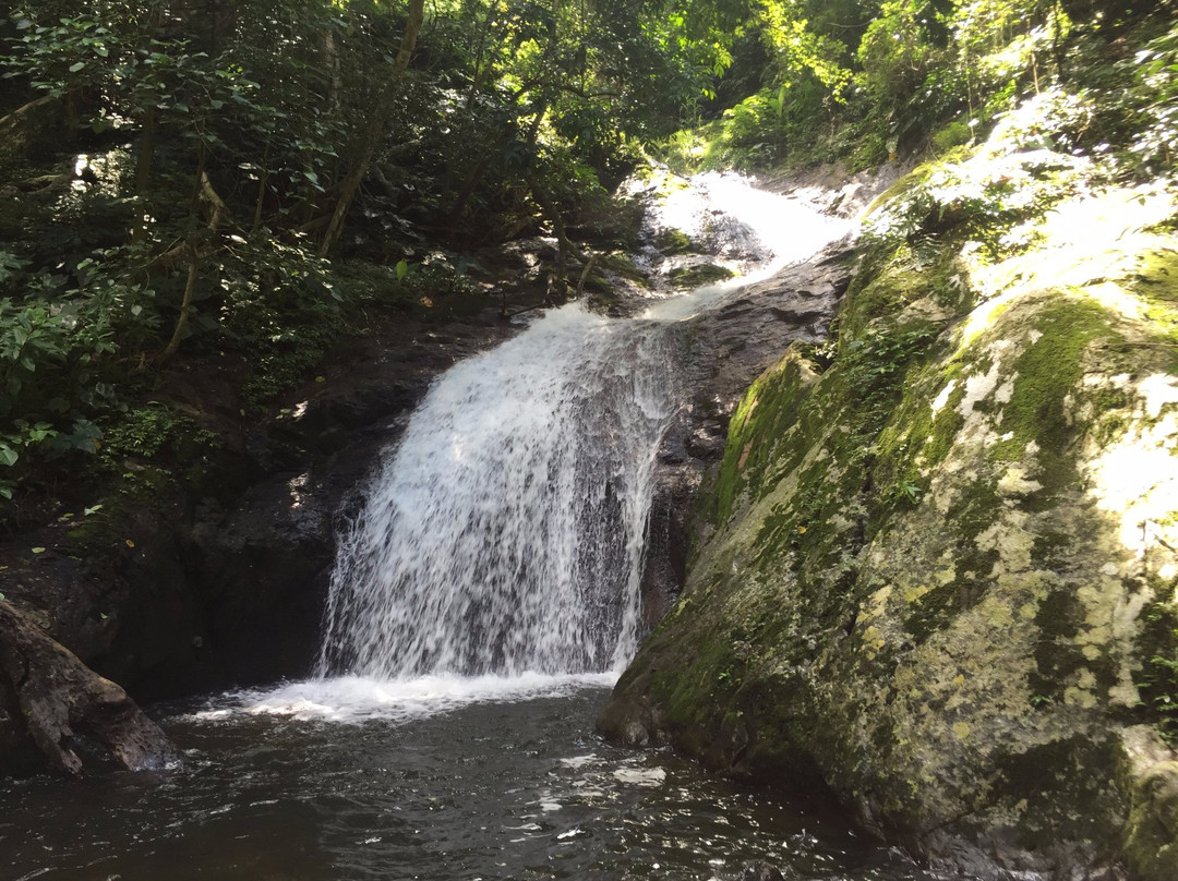 Krok E-Dok Waterfall景点图片