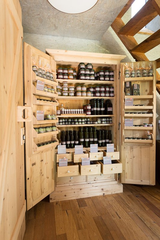 Zammer Kräuterstadl-Zams必去景点