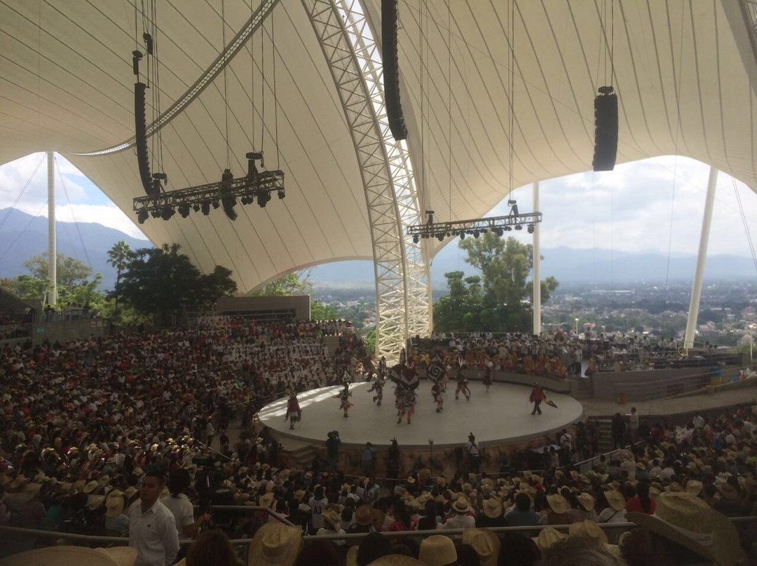 Auditorio Guelaguetza-瓦哈卡必去景点