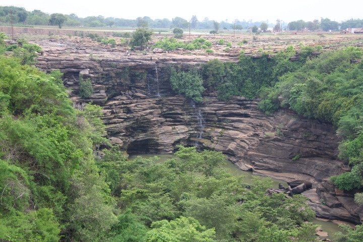 Tanda Falls景点图片
