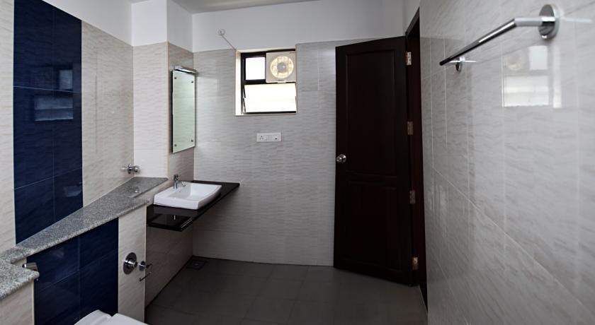 Century Grand Hotel主图