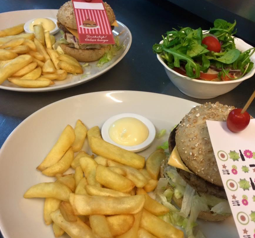 Deluxe Burger