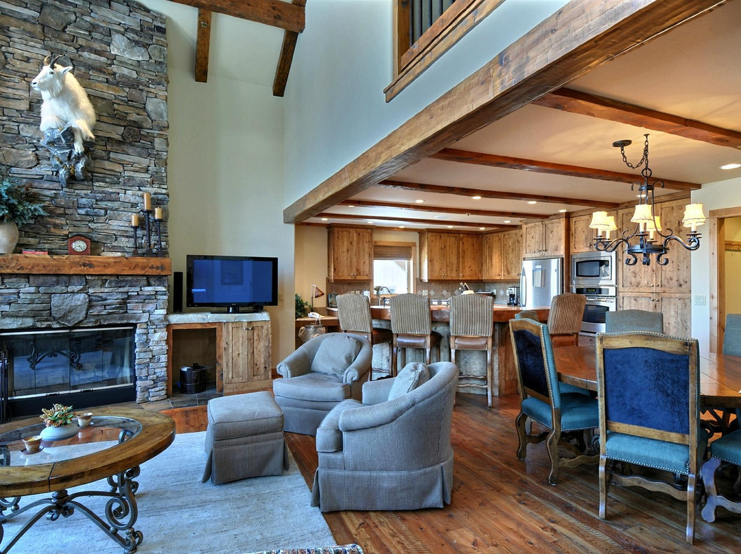 Black Eagle Lodges