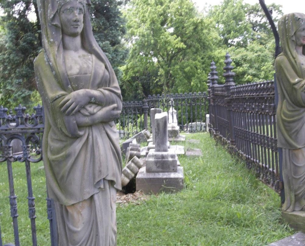 Woodward Hill Cemetery景点图片