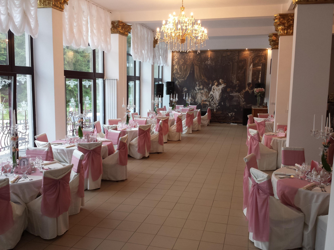 Mereni酒店住宿-科罗娜莫德伟酒店