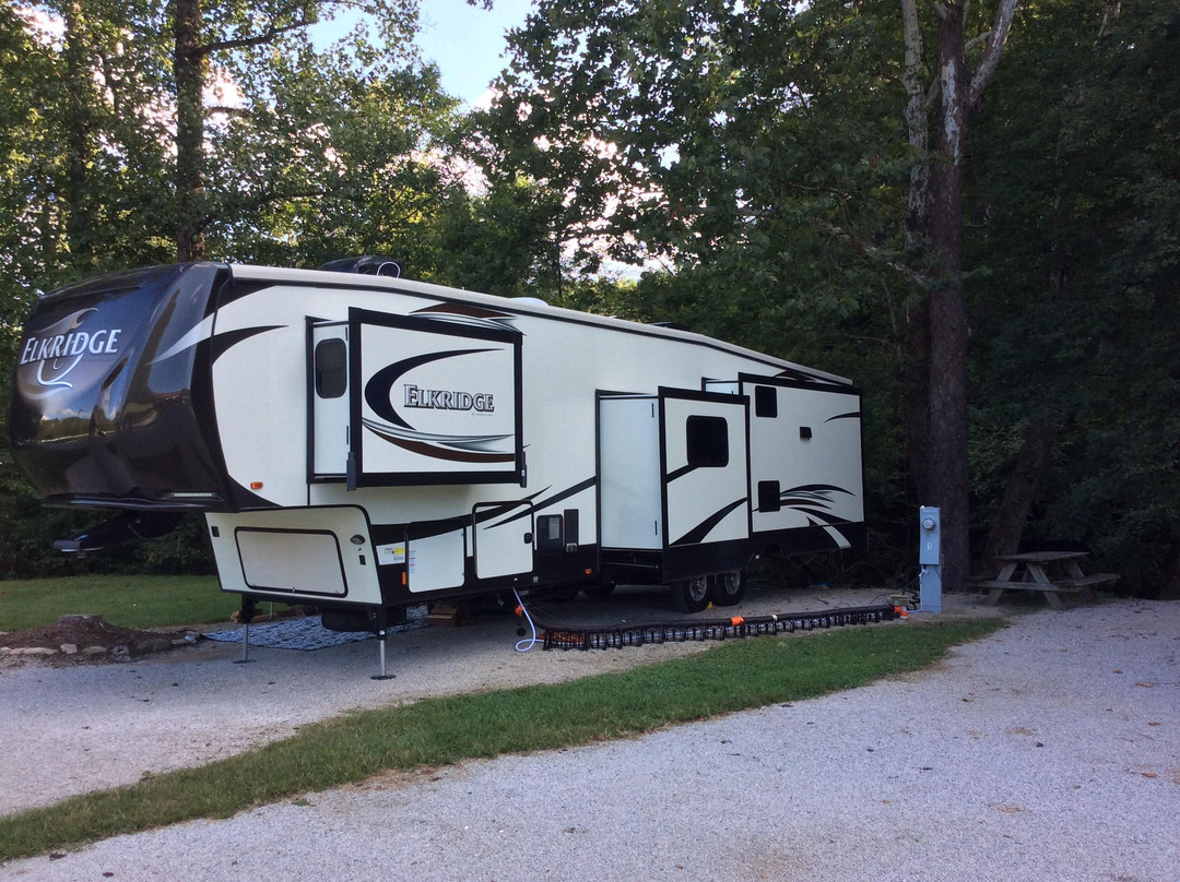 Buck Creek Campground and Driving Range