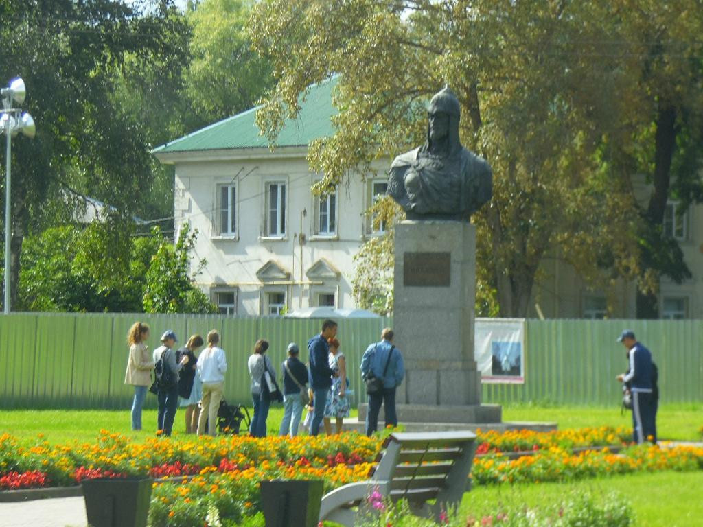 Monument to Alexander Nevsky-佩列斯拉夫尔-扎列斯基必去景点
