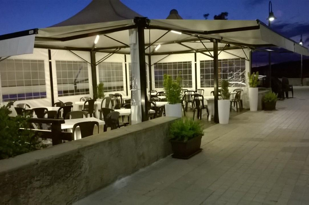 Santa Caterina di Pittinuri餐馆和美食-Bar Pizzeria "Da Rino"