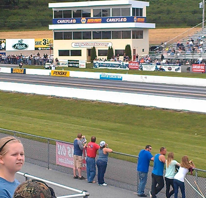 Maple Grove Raceway景点图片