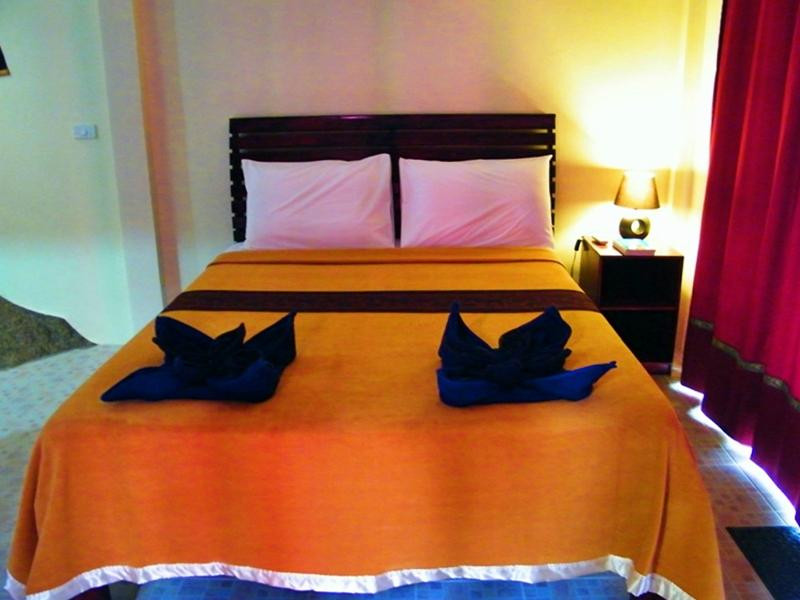 Ban Maduea Wan酒店住宿-彩亚纳海滩度假村