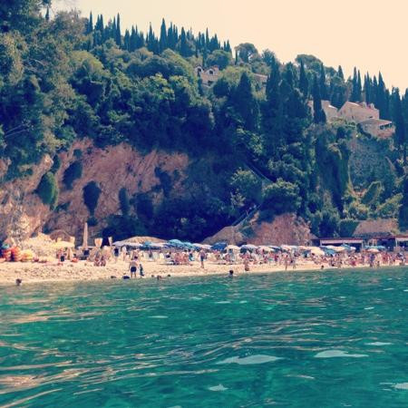 Sveti Jakov Beach景点图片