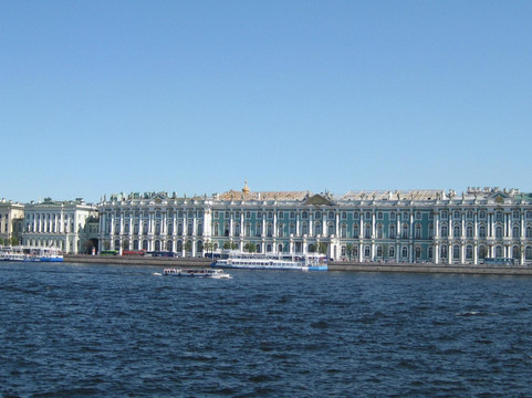 Neva Embankments-圣彼得堡必去景点