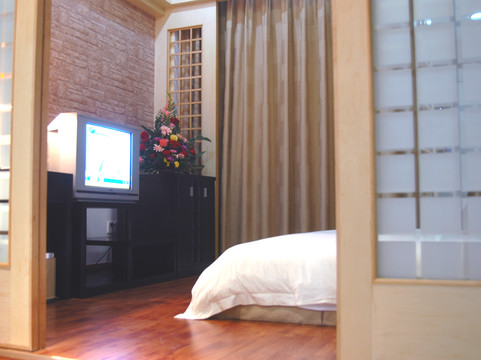 北海国发夜巴黎酒店主图