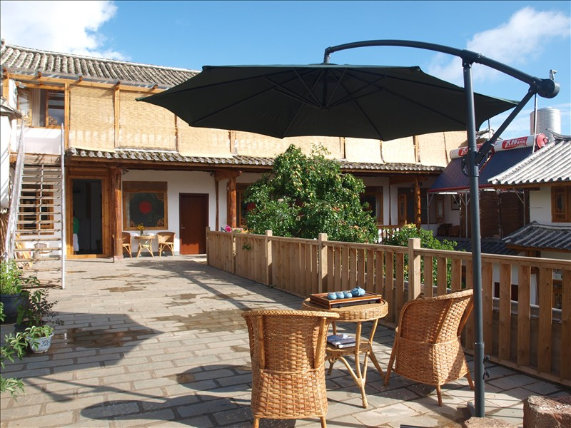 沙溪寺登大猫驿客栈主图