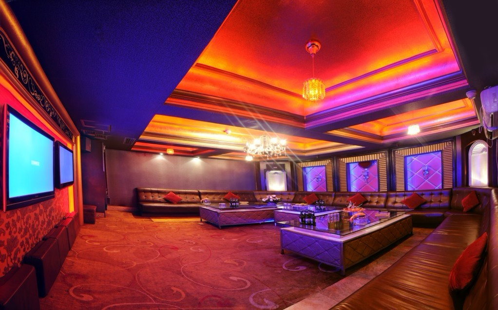 新旅金谷大酒店（CCMALL时代广场红山公园店）主图