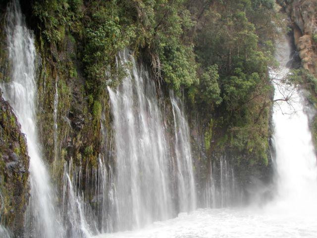 Cascada de la Tzararacua景点图片