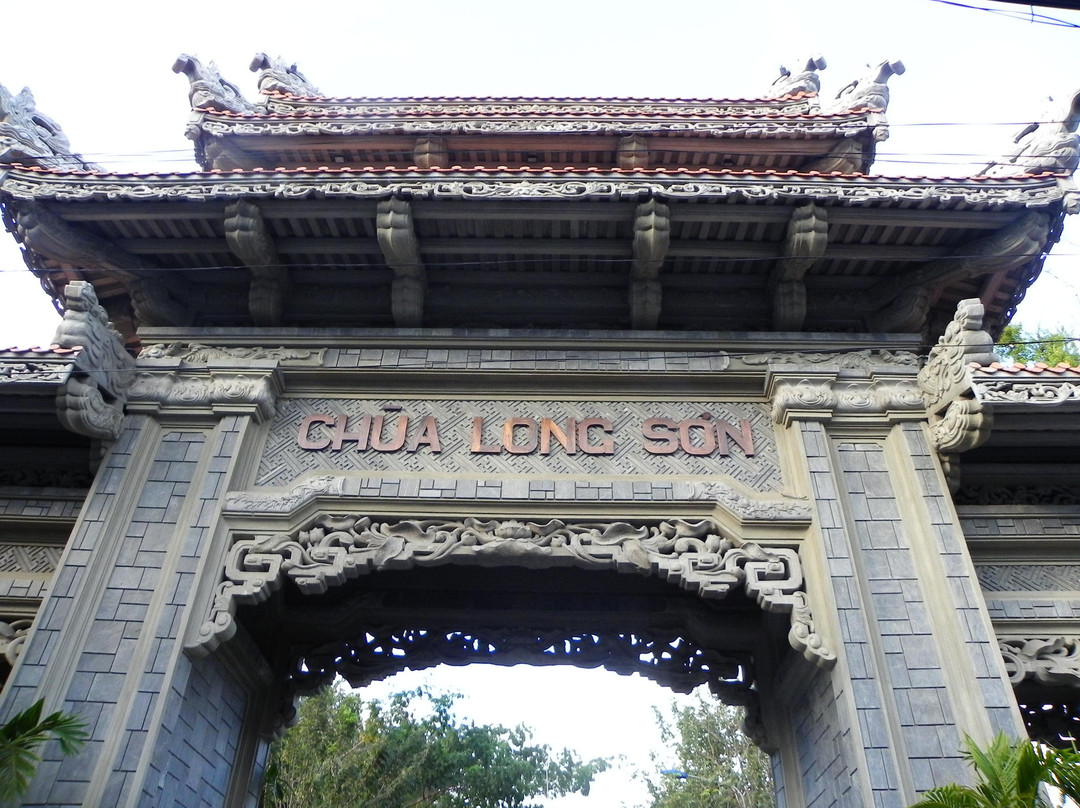 龙山寺-芽庄必去景点