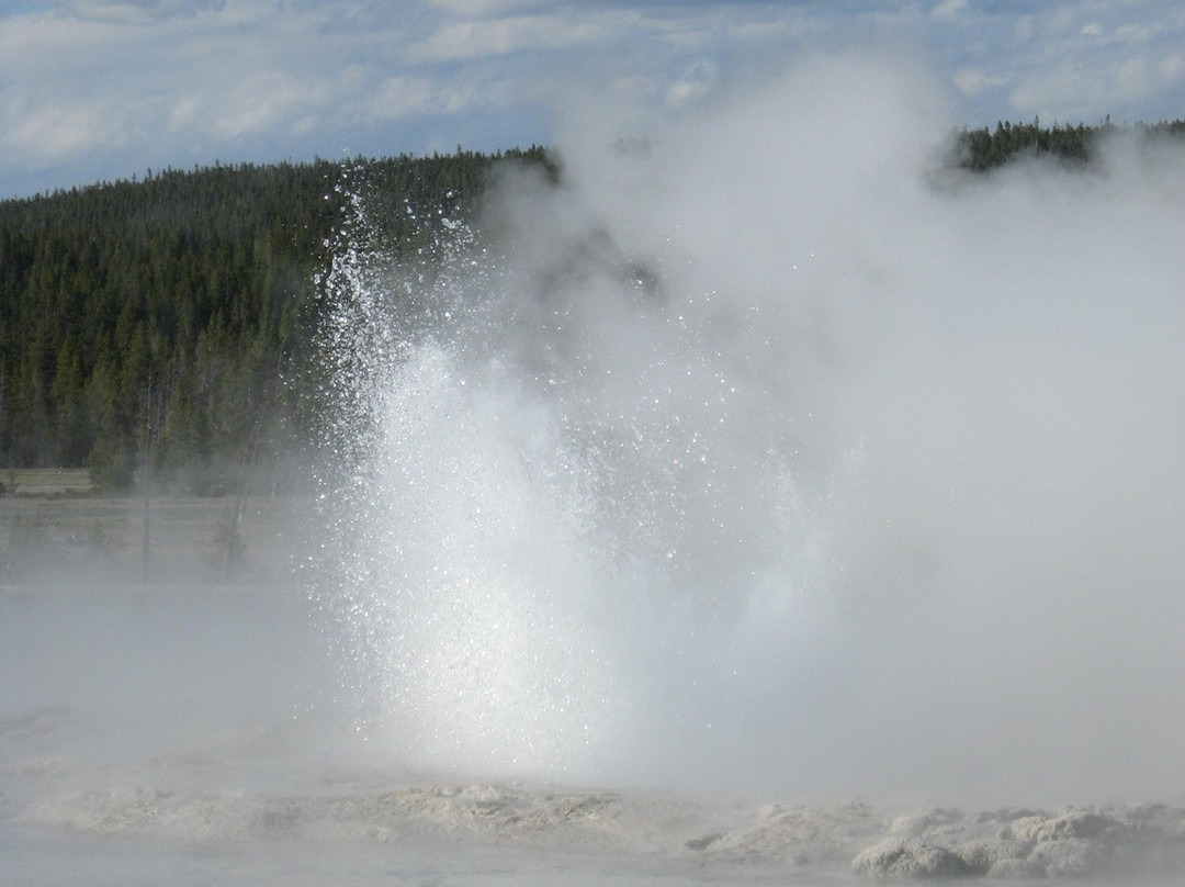 黄石间歇泉-泥火山地区-黄石国家公园必去景点