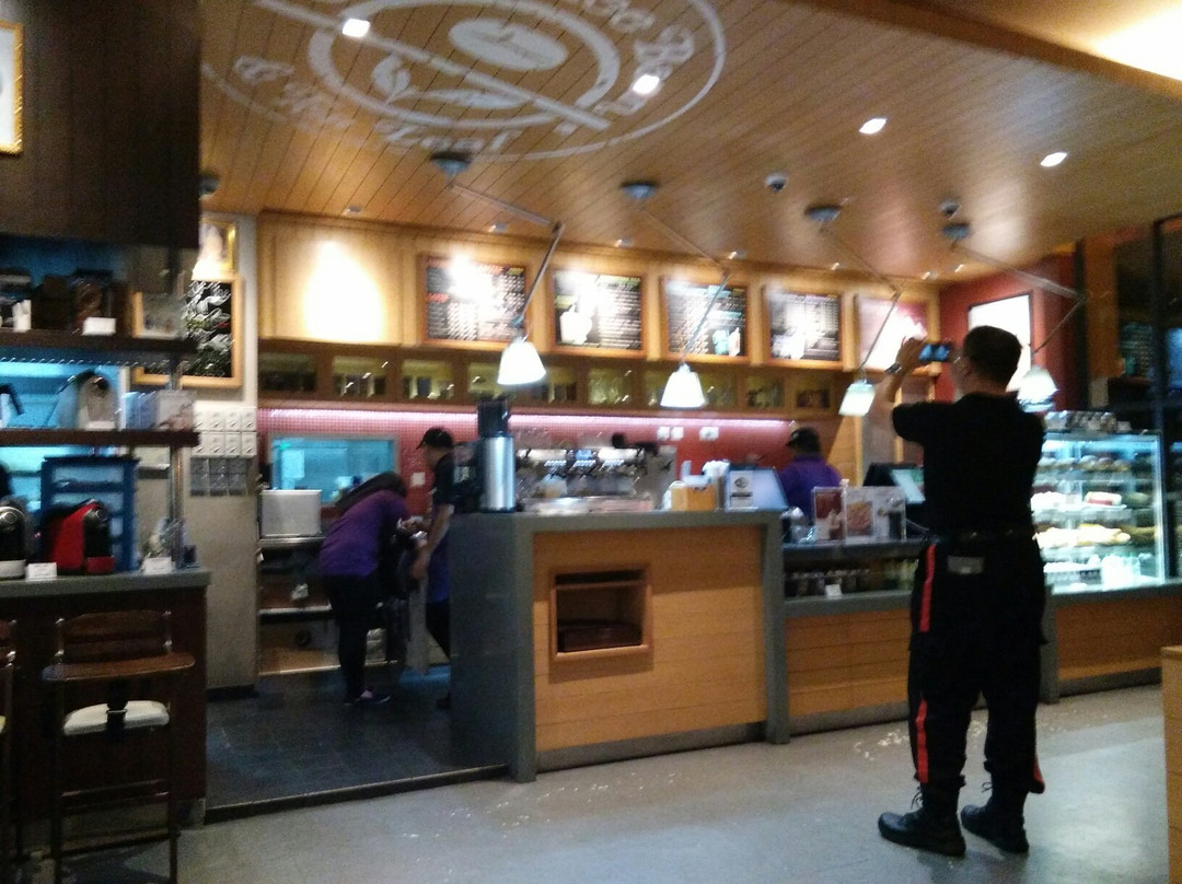 The Coffee Bean & Tea Leaf