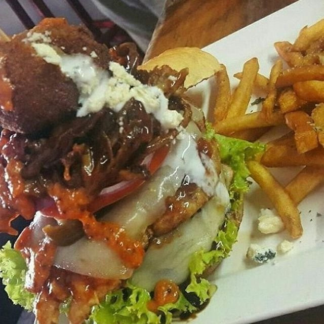 Santa Cruz de Mao餐馆和美食-La Hamburgueseria Calle 13