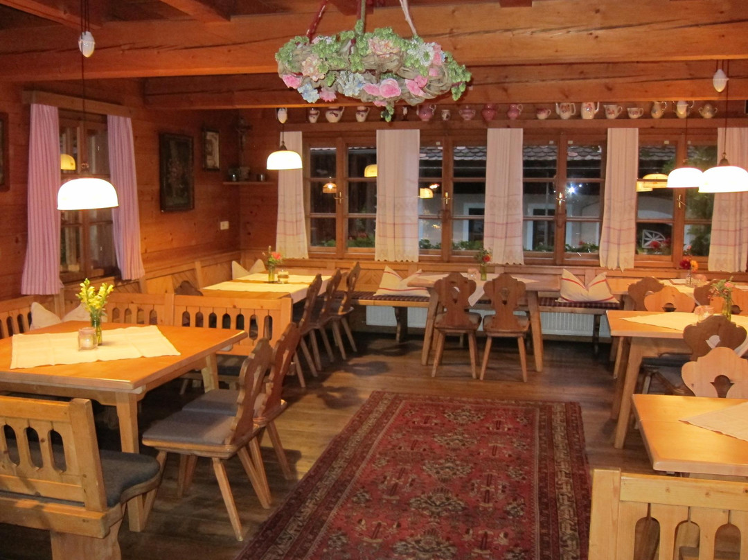 Modriach餐馆和美食-Wirtshaus Jagawirt