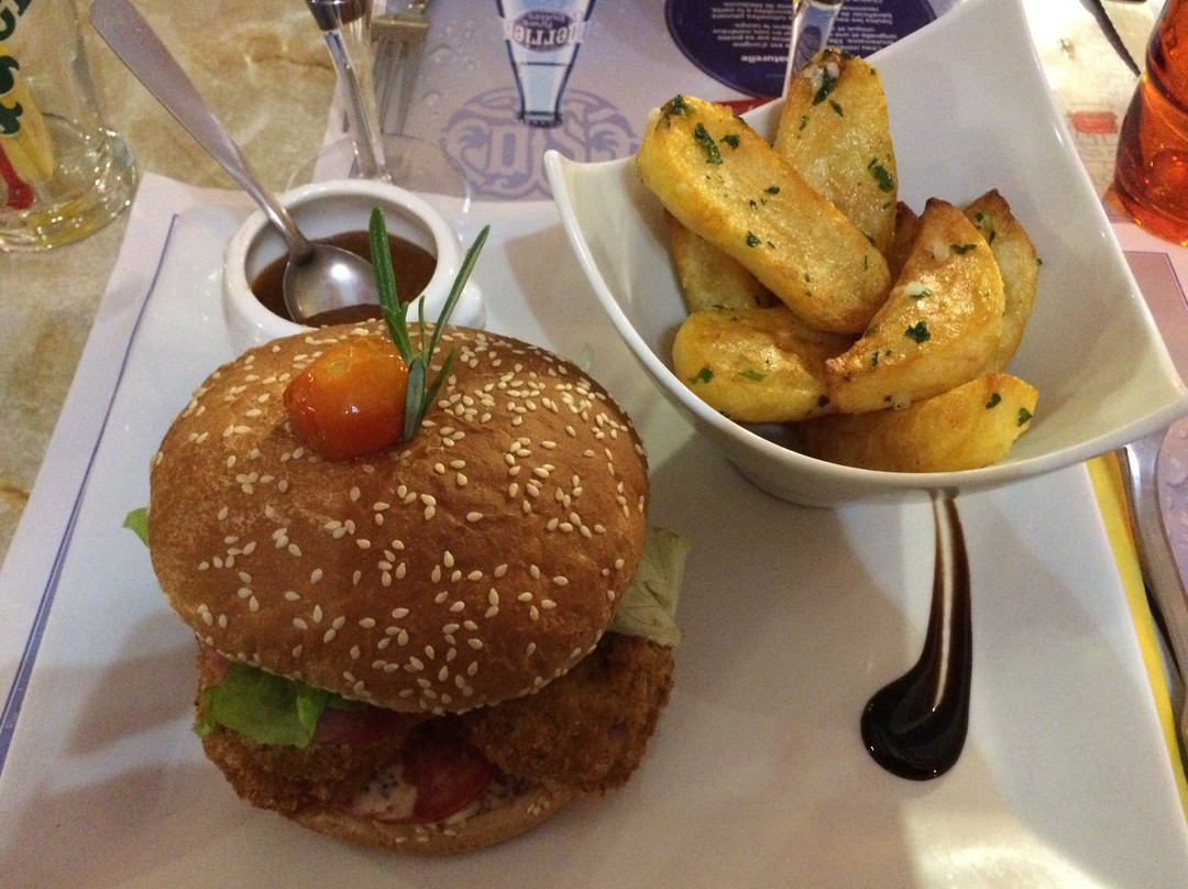Saint-Denis-de-l'Hotel餐馆和美食-Eau Des Lys