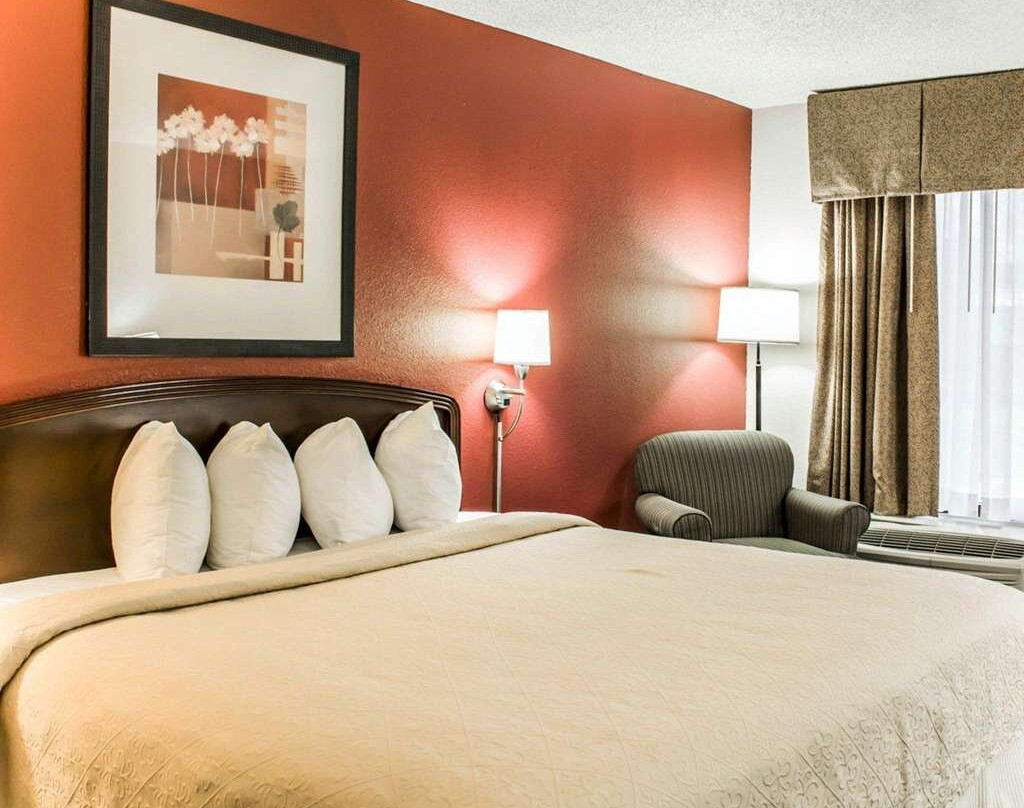 Quality Inn Roanoke Near Lake Gaston主图